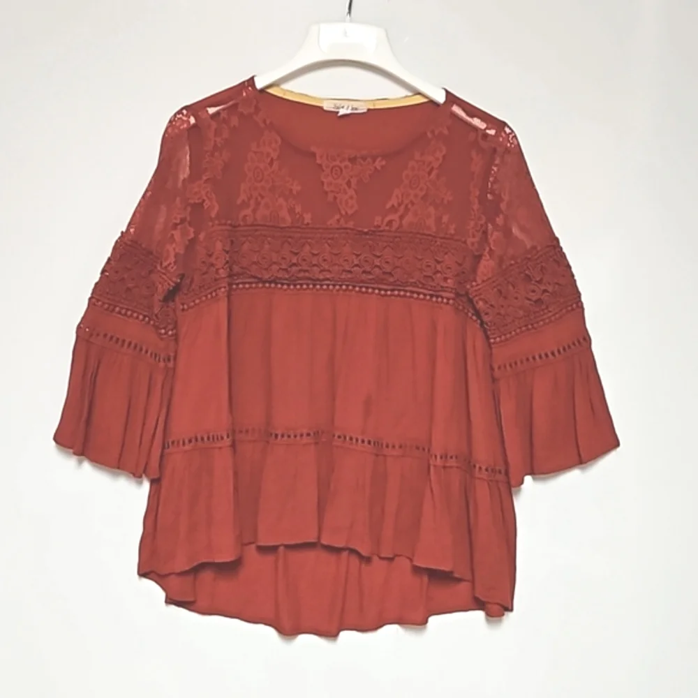 Taylor & Sage burgundy maroon boho top lace crochet hi-lo bell sleeve Med. - Picture 1 of 8